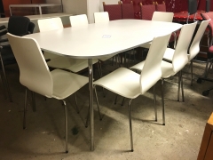 Matbord + 8st stolar